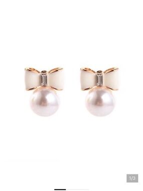 J Crew Elegant Bow Pearl Stud Earrings - White & Gold